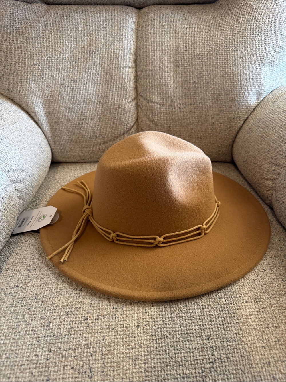 Women's Wide-Brim Felt Hat in Camel, NWT